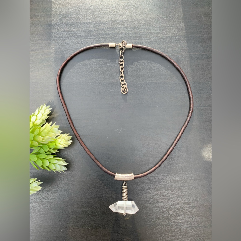 SToNZ Crystal Quartz Pendant Point Leather Necklace